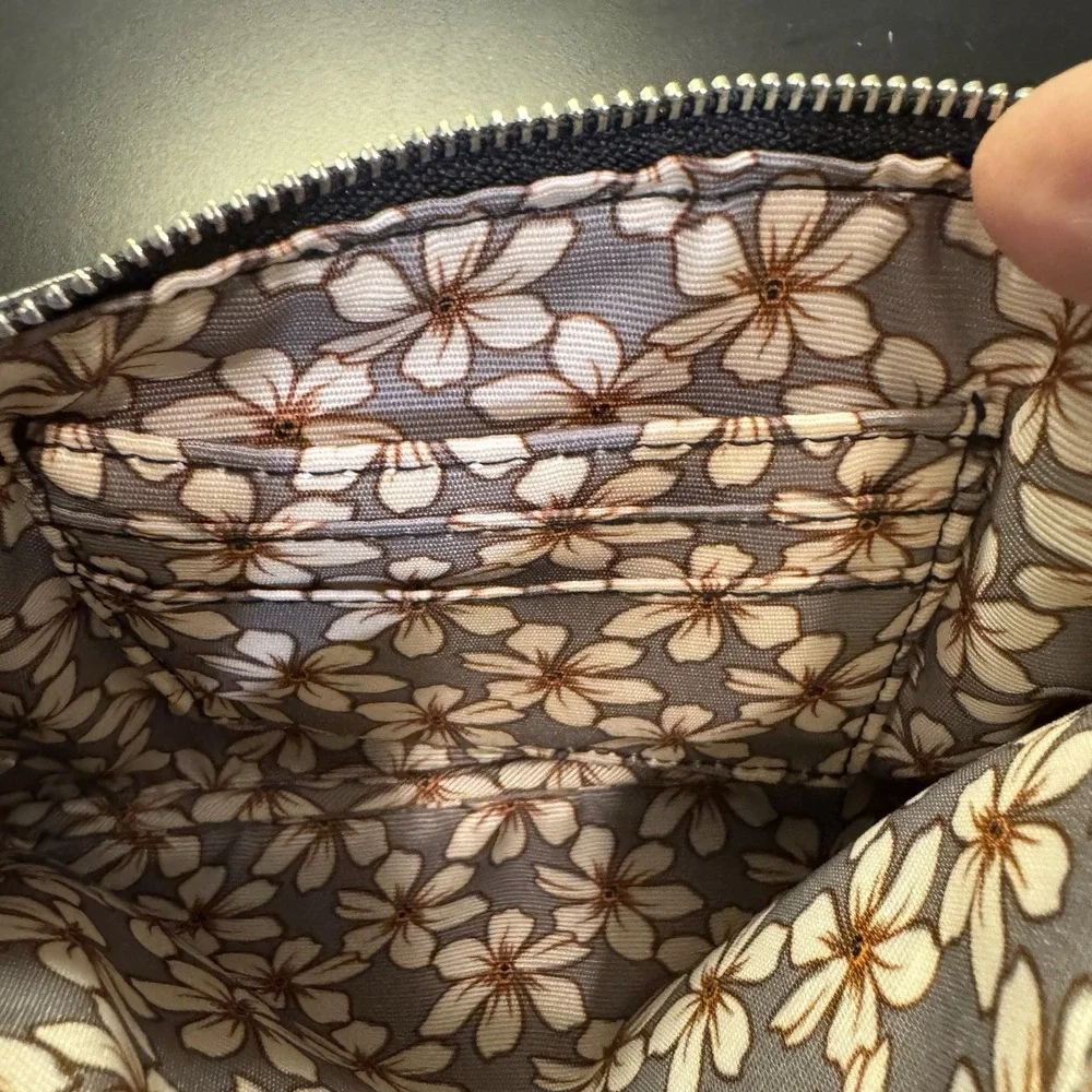 Vera Bradley‎ Vegan Leather Essential Zip Wristlet Black